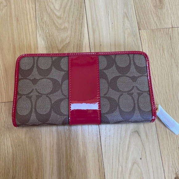 Coach Signature PVC accordion zipper wallet in true red - Picture 3 of 6